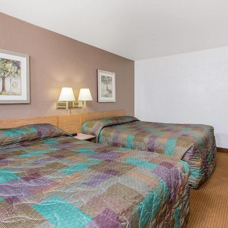 Super 8 By Wyndham Lacey Olympia Area Bagian luar foto