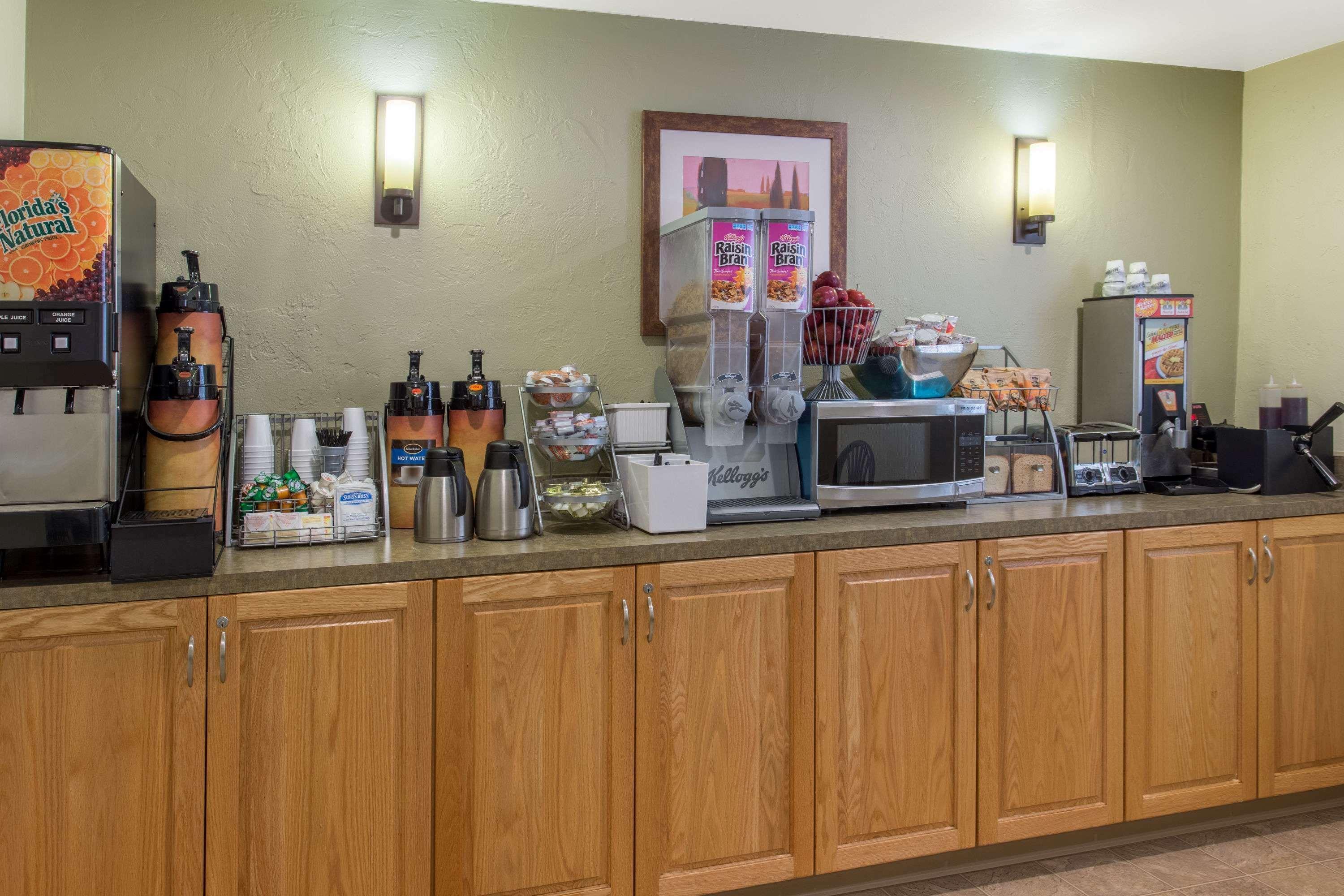 Super 8 By Wyndham Lacey Olympia Area Bagian luar foto