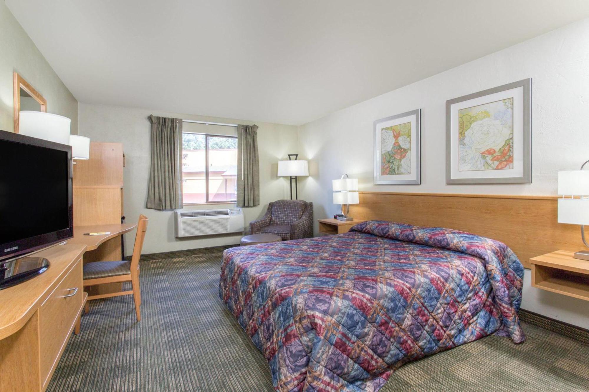 Super 8 By Wyndham Lacey Olympia Area Bagian luar foto