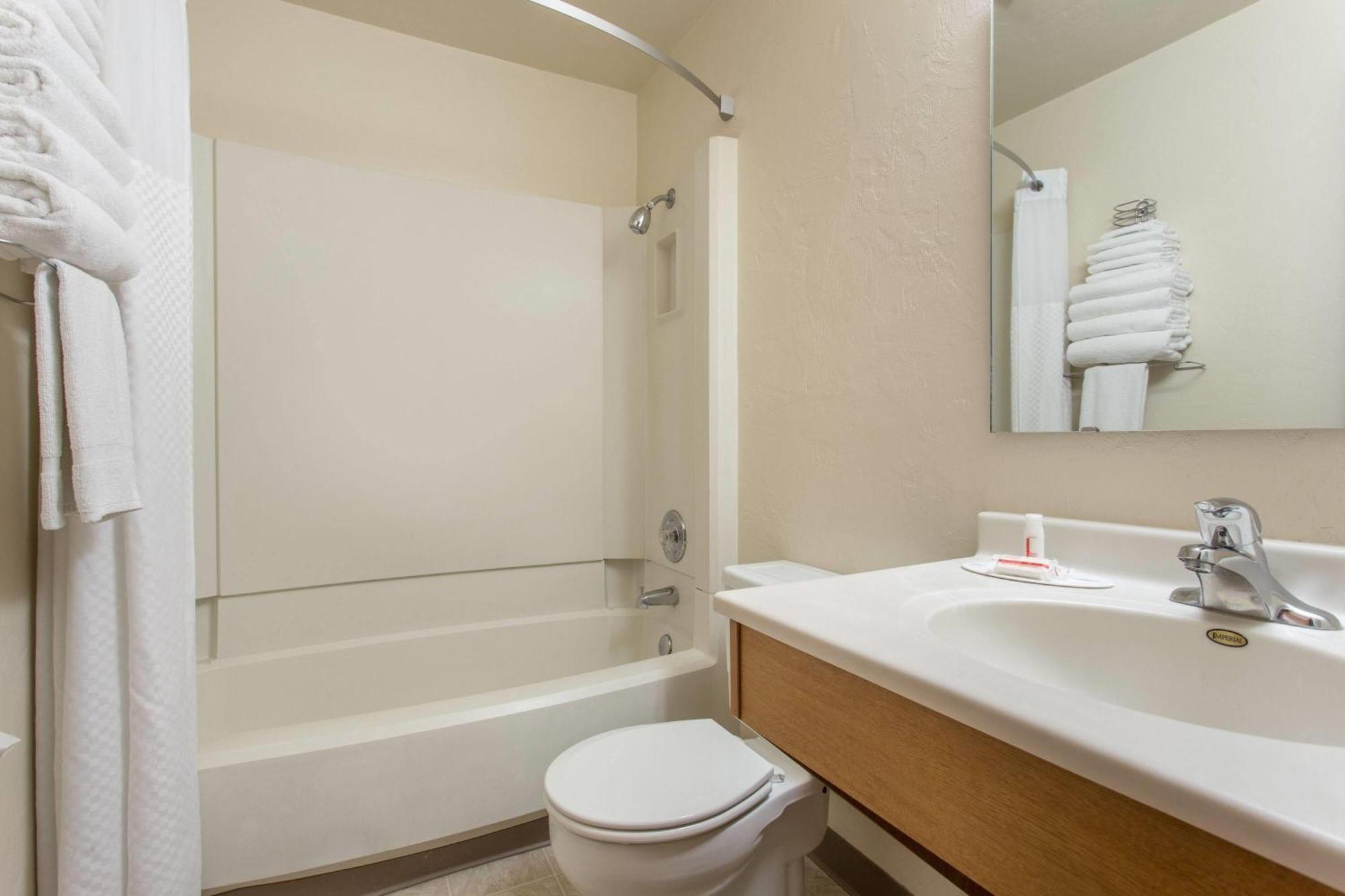 Super 8 By Wyndham Lacey Olympia Area Bagian luar foto