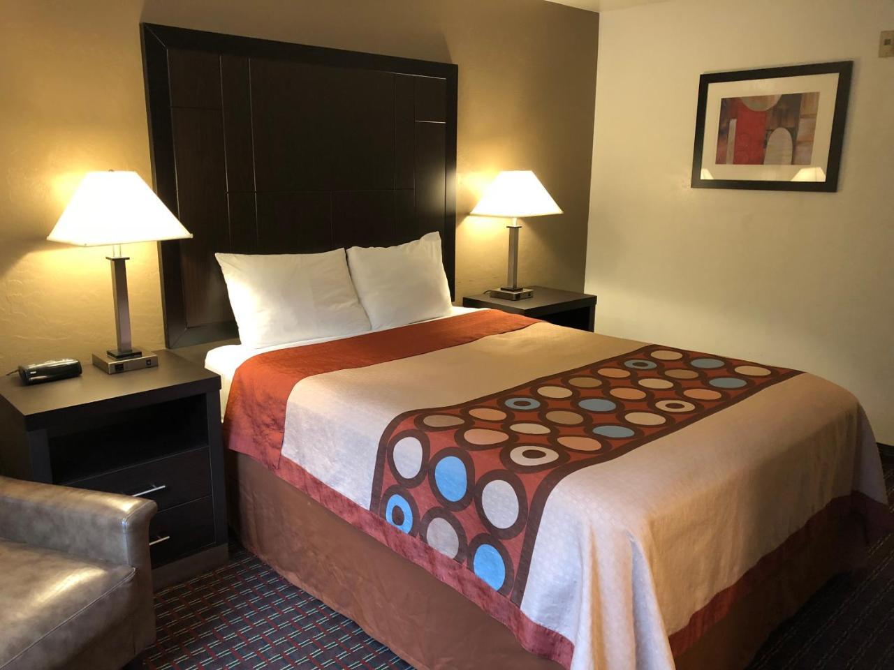 Super 8 By Wyndham Lacey Olympia Area Bagian luar foto