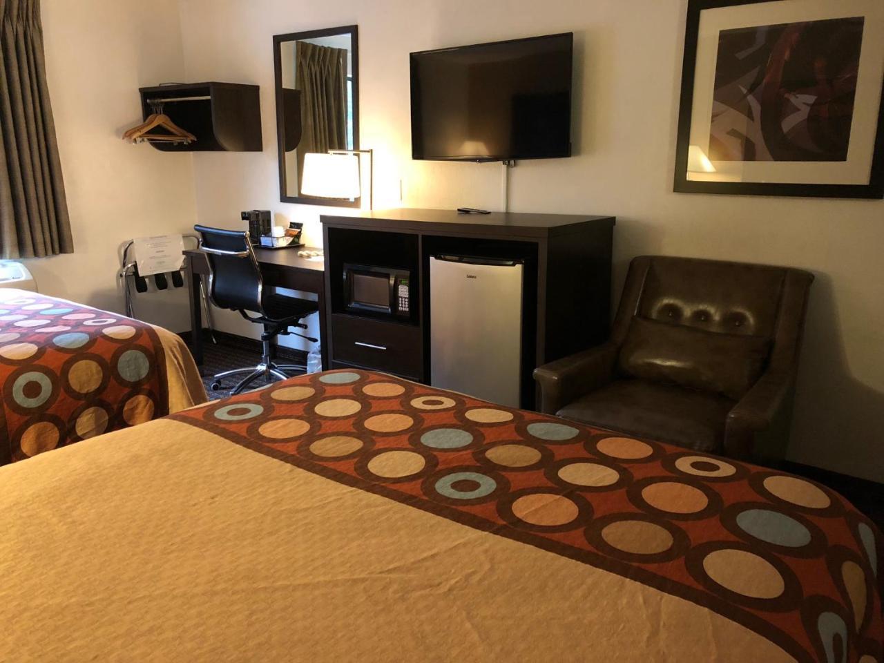 Super 8 By Wyndham Lacey Olympia Area Bagian luar foto