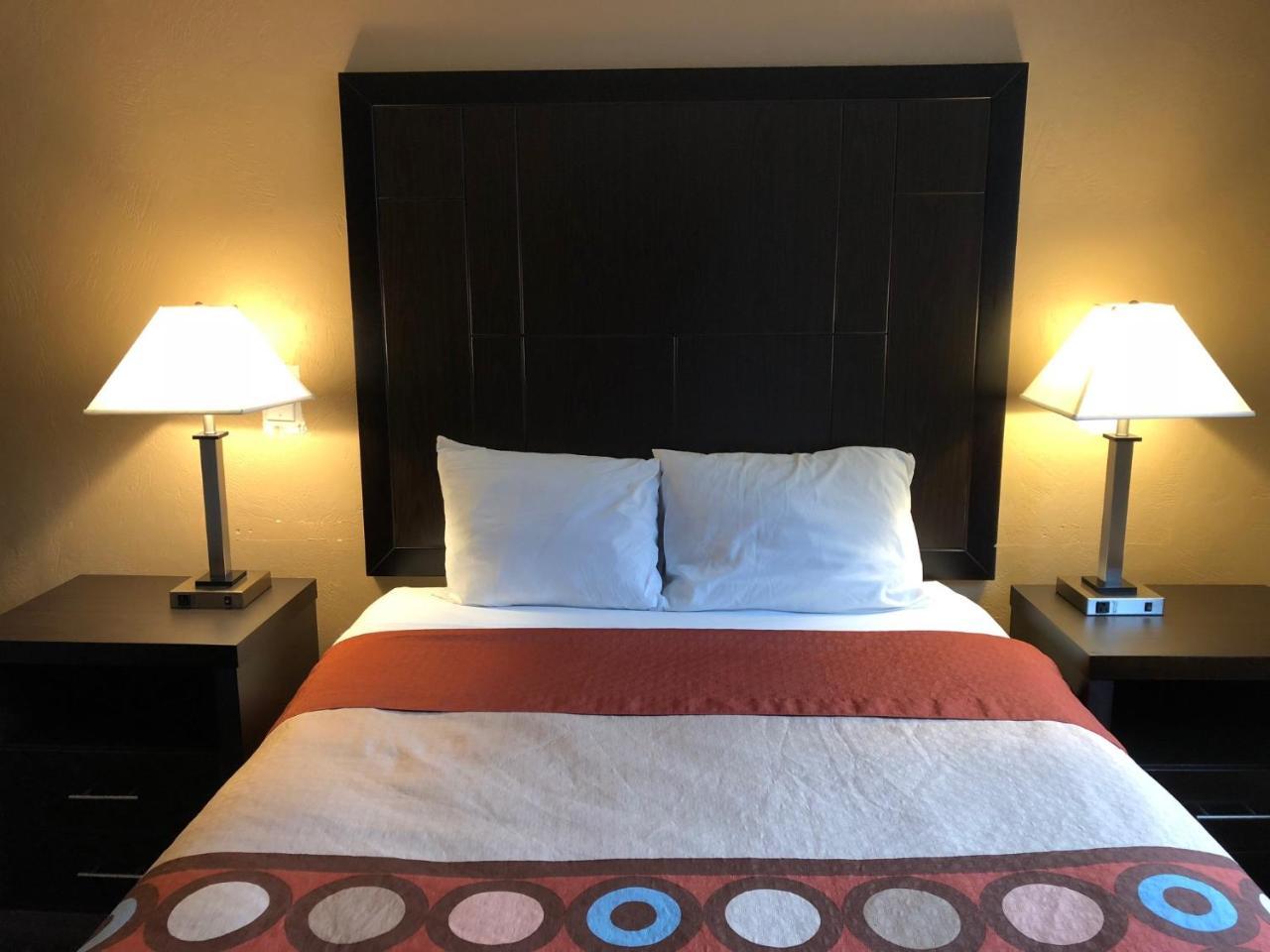 Super 8 By Wyndham Lacey Olympia Area Bagian luar foto