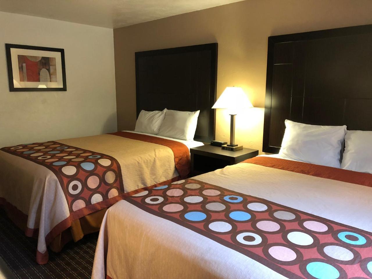 Super 8 By Wyndham Lacey Olympia Area Bagian luar foto