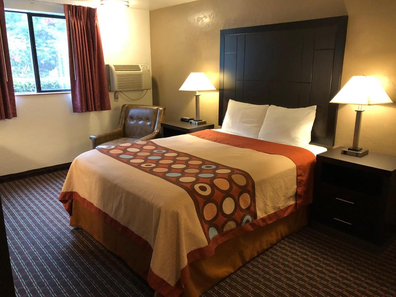 Super 8 By Wyndham Lacey Olympia Area Bagian luar foto