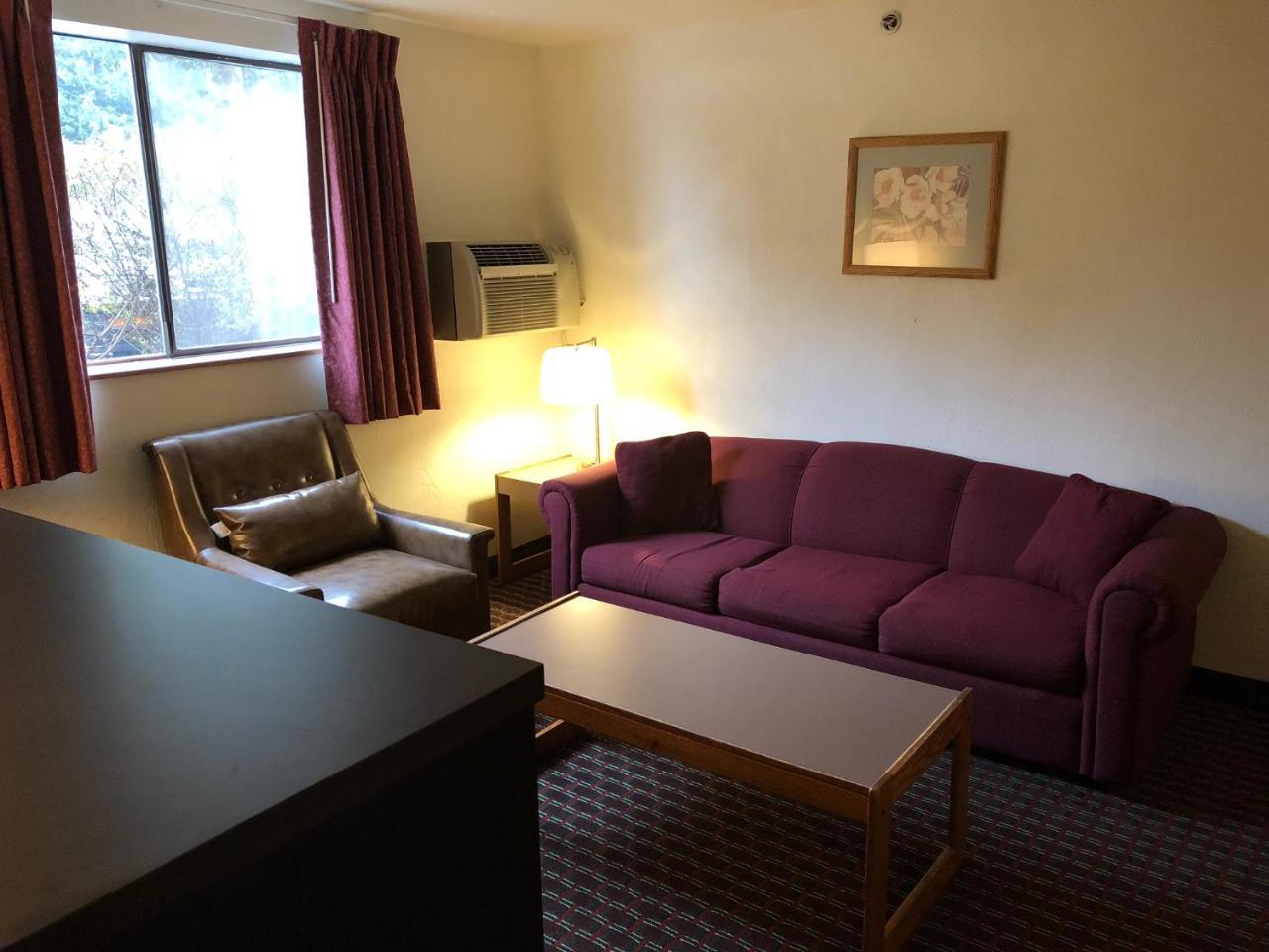 Super 8 By Wyndham Lacey Olympia Area Bagian luar foto