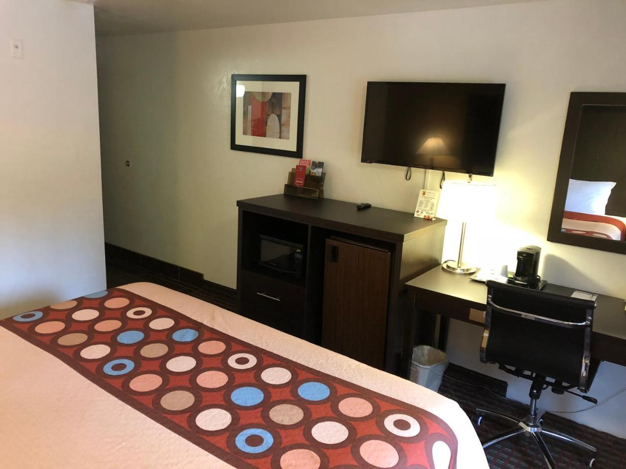 Super 8 By Wyndham Lacey Olympia Area Bagian luar foto
